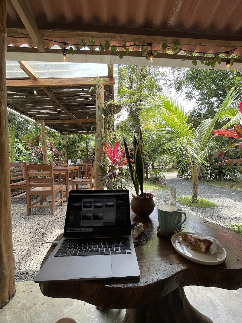 Kambute — Cafe restaurant in Playa Cambutal, Panama
