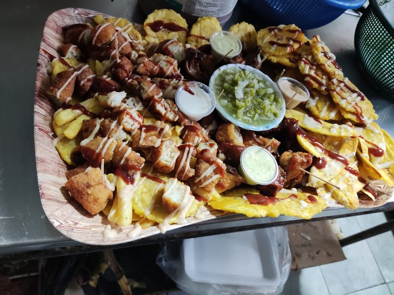 La Tierra de Mis Sueños — interior and food photo 2