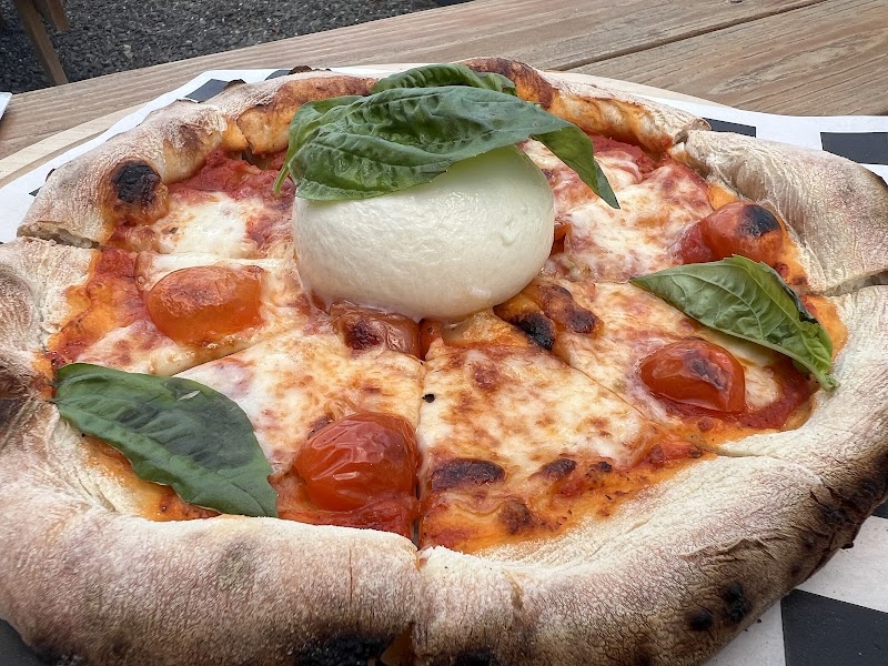 Pizzeria Madera — interior and food photo 3