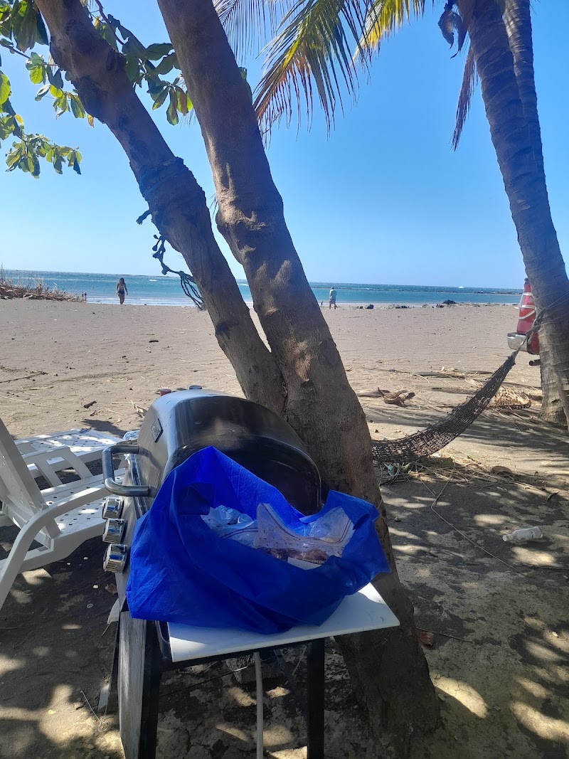 Hotel Restaurante Cambutal Beach — interior and food photo 3